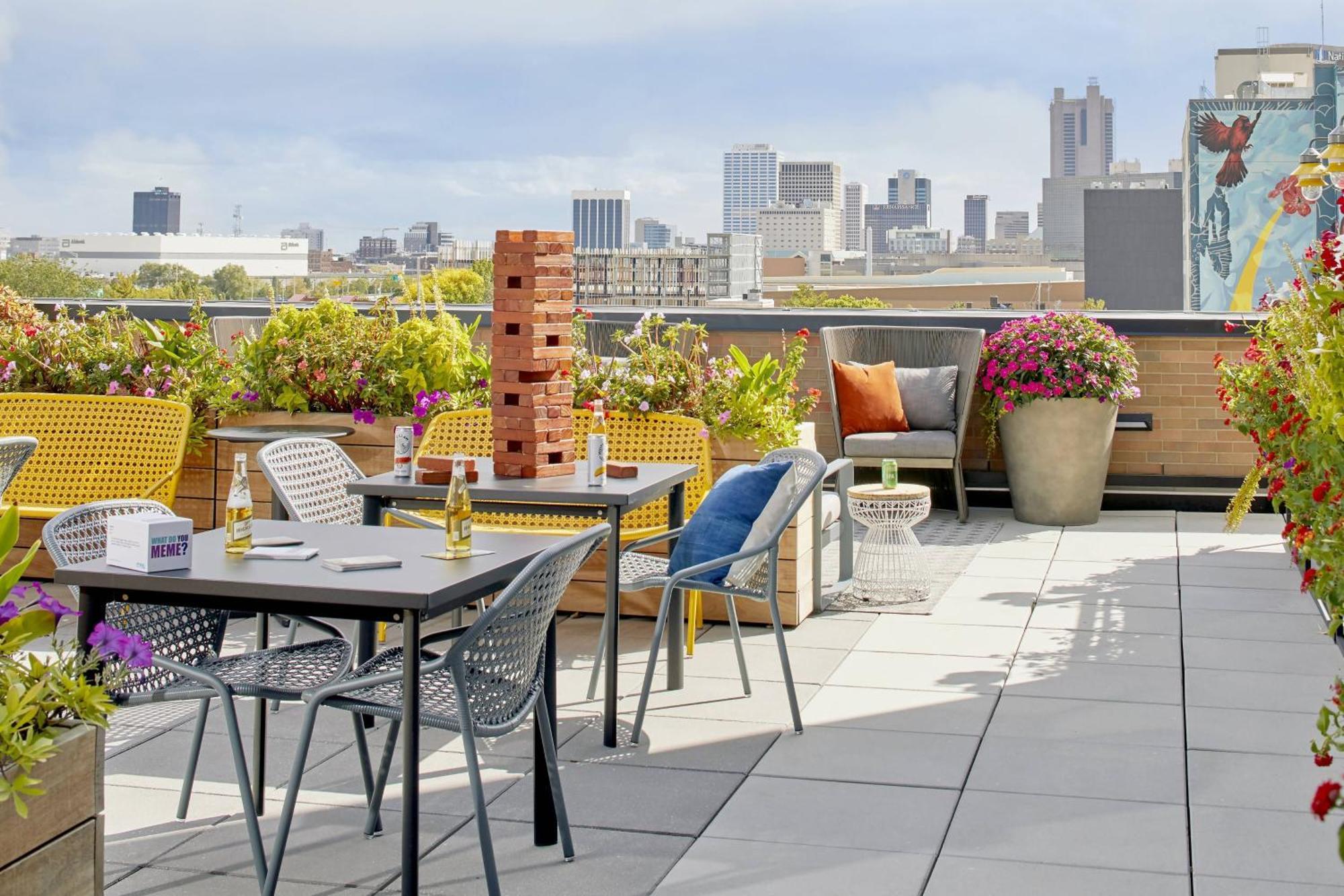 Moxy Columbus Short North Hotel Exterior photo